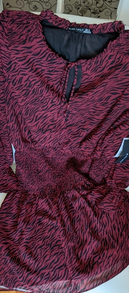 NWOT Beautiful Dress - Picture 2 of 5